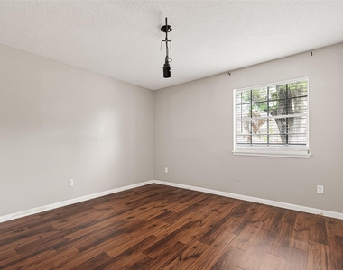 20211 Salzburg Lane - Photo Thumbnail 30