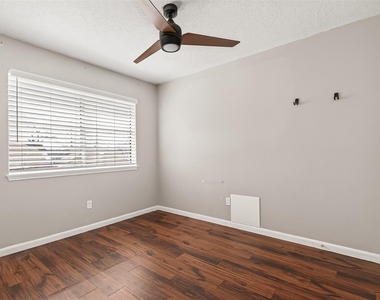 20211 Salzburg Lane - Photo Thumbnail 37