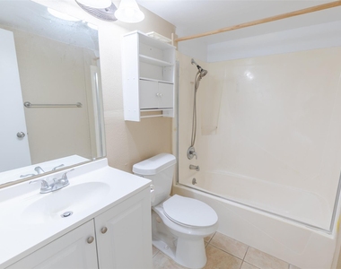 15919 Golf Club Drive - Photo Thumbnail 17