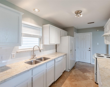 1118 Wilson Street - Photo Thumbnail 8