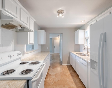 1118 Wilson Street - Photo Thumbnail 11