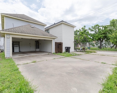 1118 Wilson Street - Photo Thumbnail 2