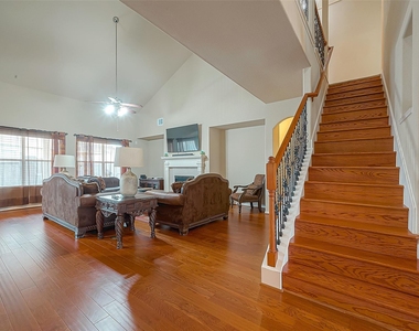 9906 Bronze Mill Lane - Photo Thumbnail 15