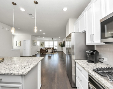 3402 Avondale View Drive - Photo Thumbnail 9
