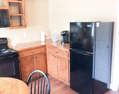 9500 Mayfield Avenue - Photo Thumbnail 5