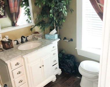 9500 Mayfield Avenue - Photo Thumbnail 8