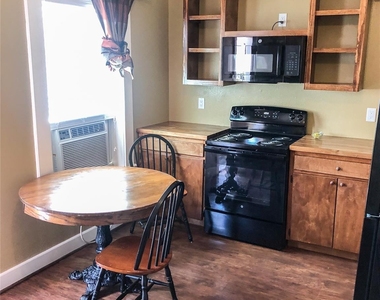 9500 Mayfield Avenue - Photo Thumbnail 4