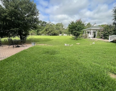 9500 Mayfield Avenue - Photo Thumbnail 10