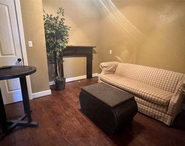 9500 Mayfield Avenue - Photo Thumbnail 2