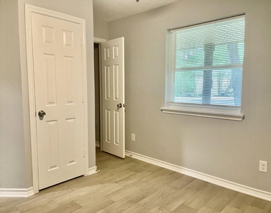 9898 Arbor Oak - Photo Thumbnail 7