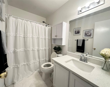 8223 Golf Green Circle - Photo Thumbnail 30