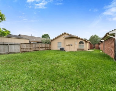 6606 Laurel Glen Drive - Photo Thumbnail 20