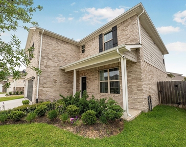 5806 Aurora Greens Lane - Photo Thumbnail 8