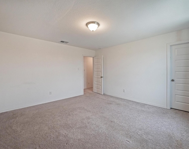5806 Aurora Greens Lane - Photo Thumbnail 36