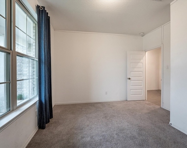 5806 Aurora Greens Lane - Photo Thumbnail 27