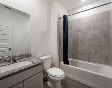 5806 Aurora Greens Lane - Photo Thumbnail 43