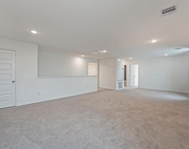5806 Aurora Greens Lane - Photo Thumbnail 29