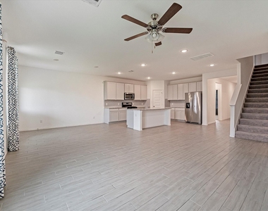 5806 Aurora Greens Lane - Photo Thumbnail 2
