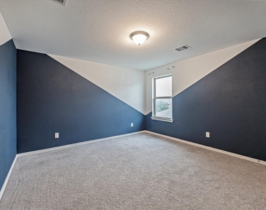 5806 Aurora Greens Lane - Photo Thumbnail 28