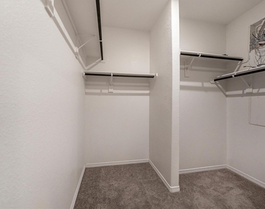 5806 Aurora Greens Lane - Photo Thumbnail 42