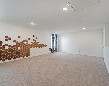 5806 Aurora Greens Lane - Photo Thumbnail 31