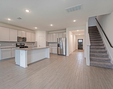 5806 Aurora Greens Lane - Photo Thumbnail 20