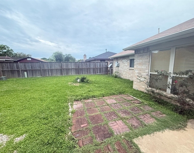 9526 Misty Bridge Street - Photo Thumbnail 9