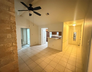 9526 Misty Bridge Street - Photo Thumbnail 6