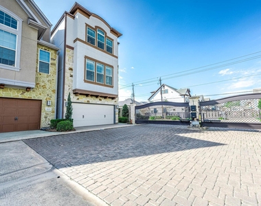 11027 Acorn Falls Drive - Photo Thumbnail 7