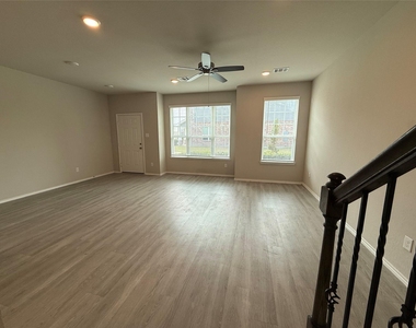 15850 Perthshire Creek Drive - Photo Thumbnail 5