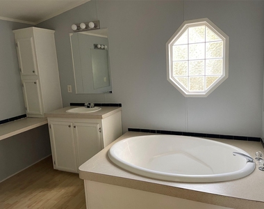 9677 Longstreet Road - Photo Thumbnail 15