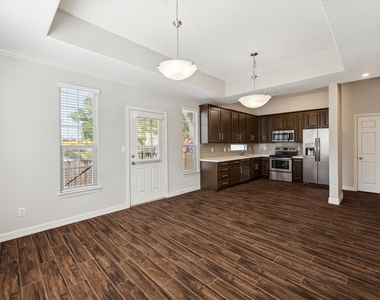 2624 Detering Street - Photo Thumbnail 3