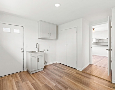 2606 Long Lane - Photo Thumbnail 14