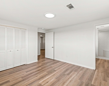 2606 Long Lane - Photo Thumbnail 8
