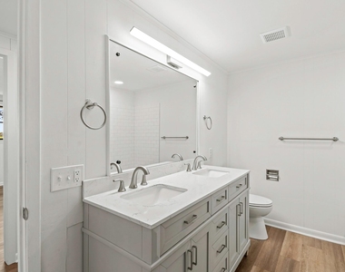 2606 Long Lane - Photo Thumbnail 12