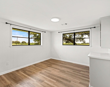 2606 Long Lane - Photo Thumbnail 11