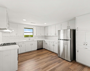 2606 Long Lane - Photo Thumbnail 4