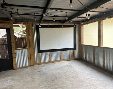 228 Oak Manor Drive - Photo Thumbnail 28