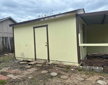228 Oak Manor Drive - Photo Thumbnail 29