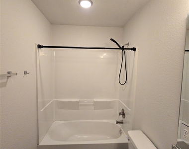 626 Magnolia Bend - Photo Thumbnail 5