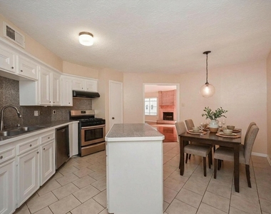 7918 Chancel Drive - Photo Thumbnail 6