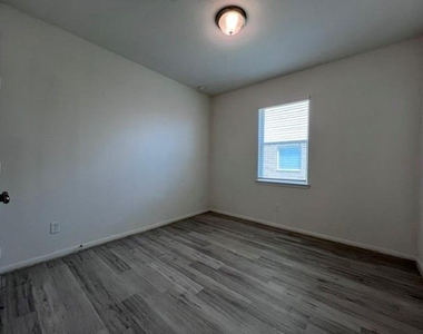 14147 Little River Drive - Photo Thumbnail 16