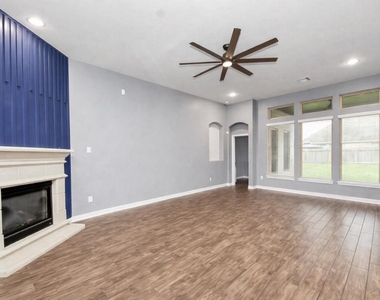 24523 Eucalyptus Way - Photo Thumbnail 11