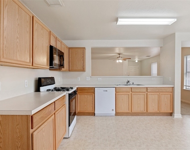 29522 Legends Stone Drive - Photo Thumbnail 5