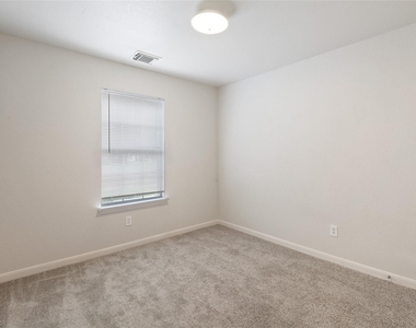 29522 Legends Stone Drive - Photo Thumbnail 8