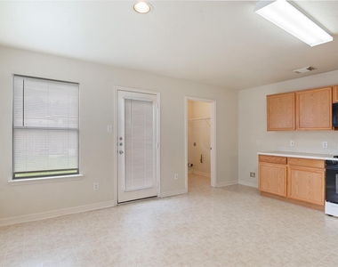29522 Legends Stone Drive - Photo Thumbnail 7