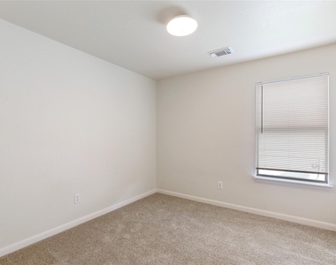 29522 Legends Stone Drive - Photo Thumbnail 9