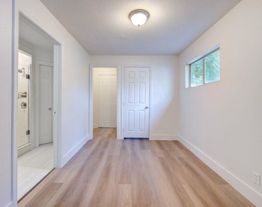 4735 Marietta Lane - Photo Thumbnail 20