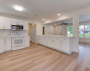 4735 Marietta Lane - Photo Thumbnail 7
