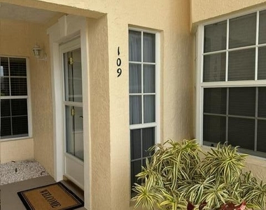 740 Lake Orchid Circle - Photo Thumbnail 5